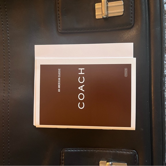 Stunning coach messenger bag - Picture 7 of 13